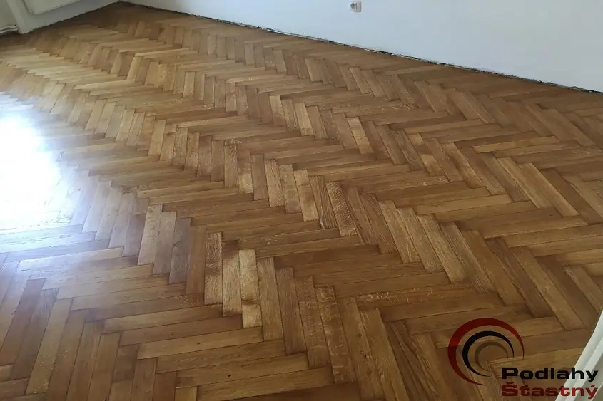 Renovace dřevěných masivních podlah a parket