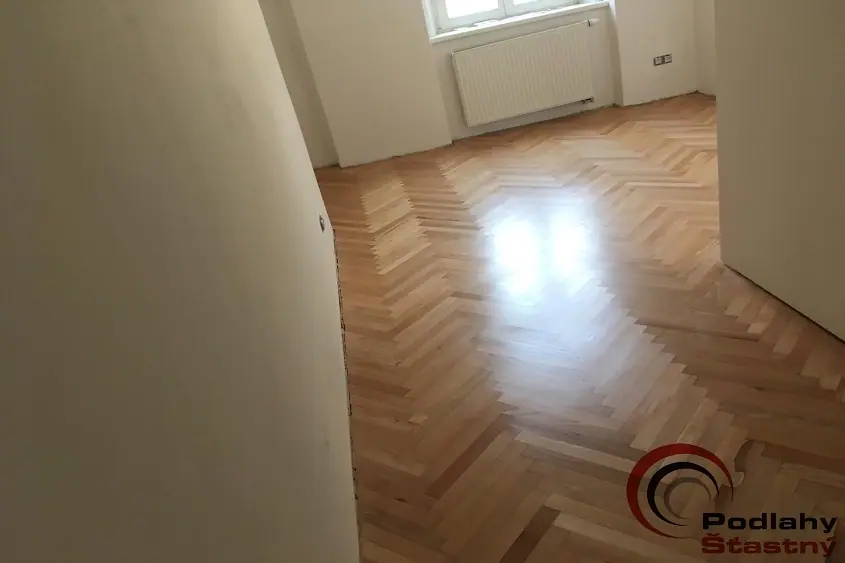 Renovace dřevěných masivních podlah a parket