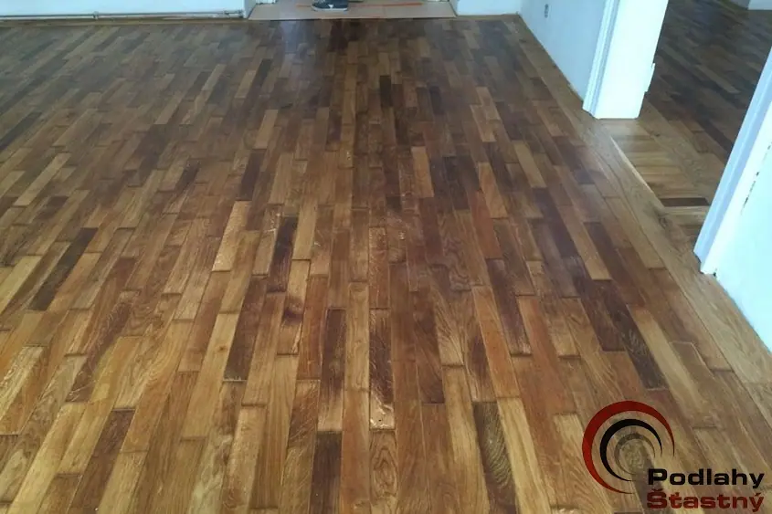 Renovace dřevěných masivních podlah a parket