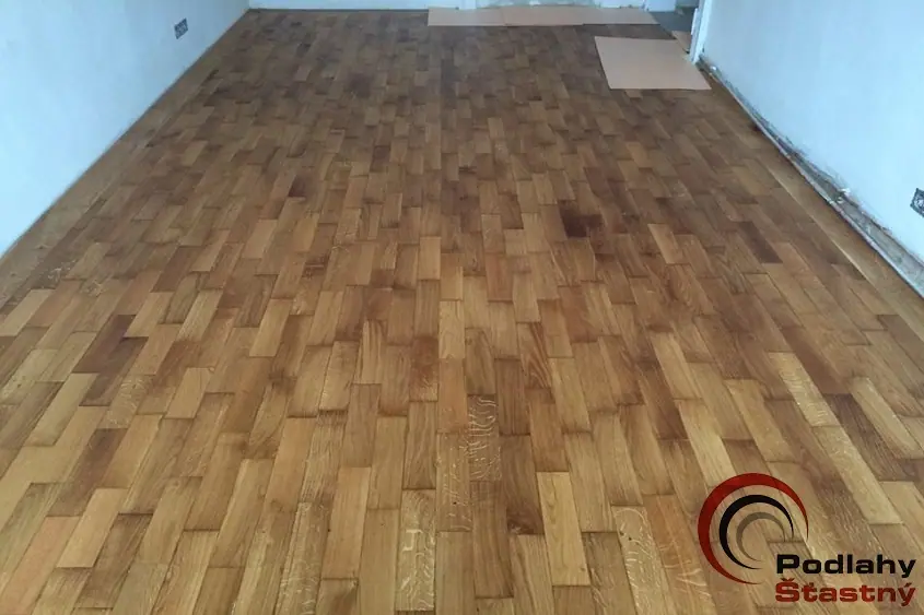 Renovace dřevěných masivních podlah a parket